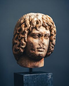 statui cu nasul spart