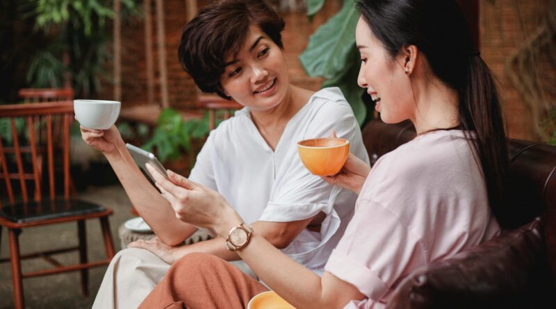 prietene solidaritate feminina