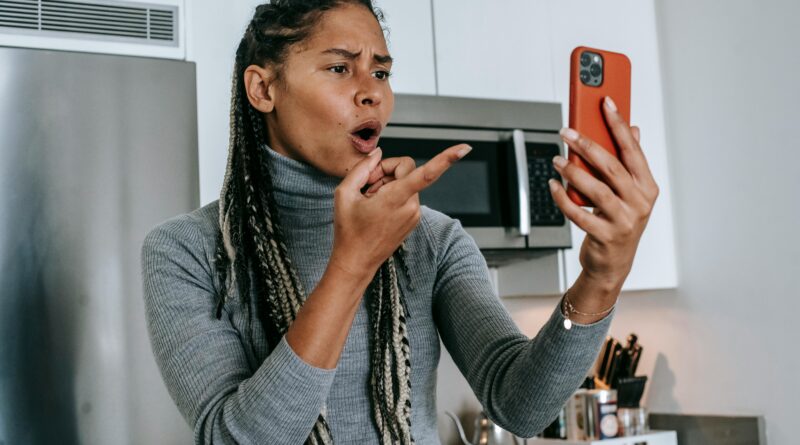 toata lumea e expertă